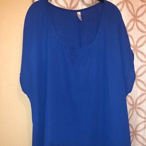 Beautiful Corvallis blue dolman sleeve blouse